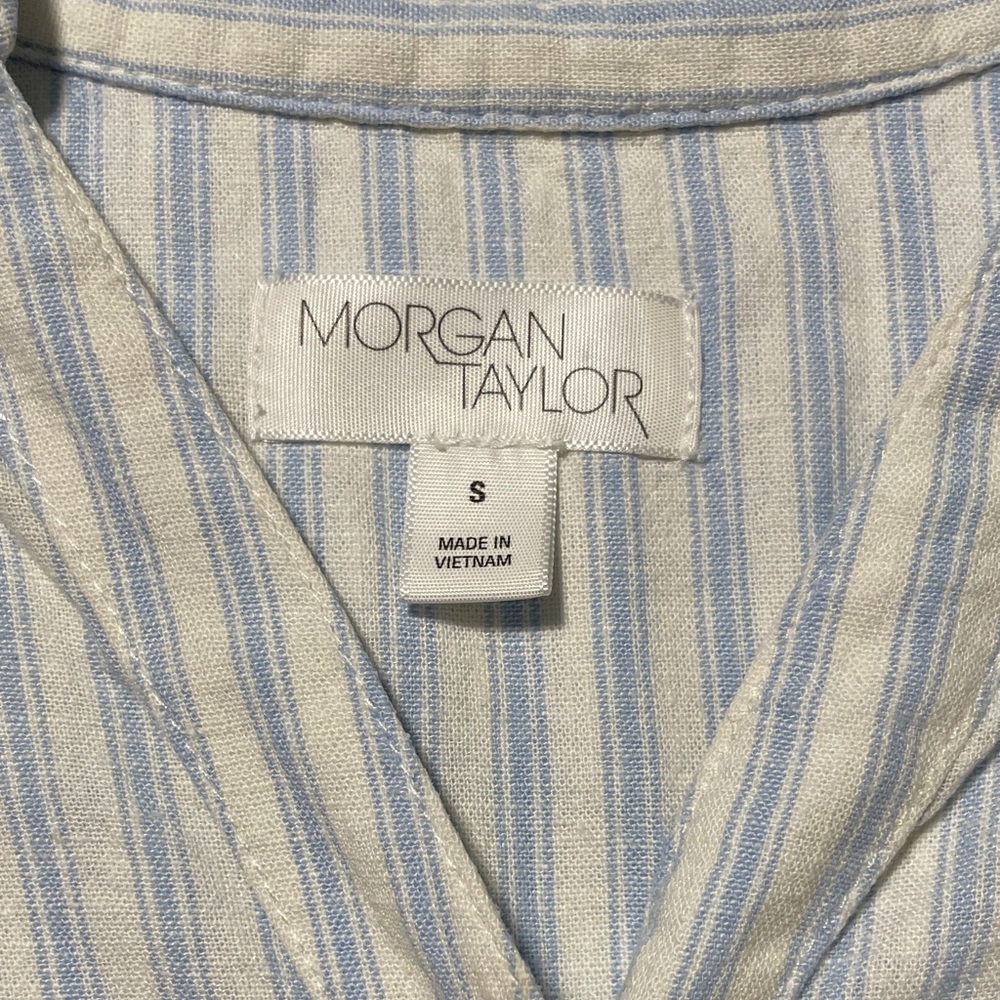 Morgan Taylor Sleeveless Stripe Button Front Top in Light Blue & White - Picture 2 of 8
